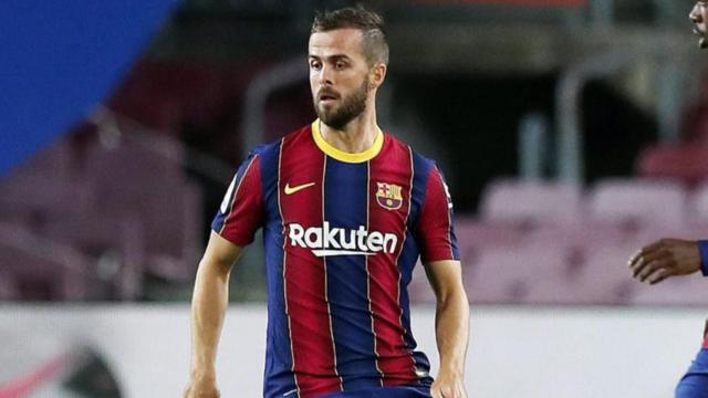 Pjanic en un partido con el Barça / FC BARCELONA