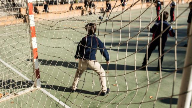 Varios niños en las extraescolares, donde los monitores deberán realizar apoyo a quienes tengan enfermedades crónicas / EUROPA PRESS