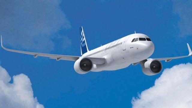 Los aviones contaminan el cielo con dióxido de carbono