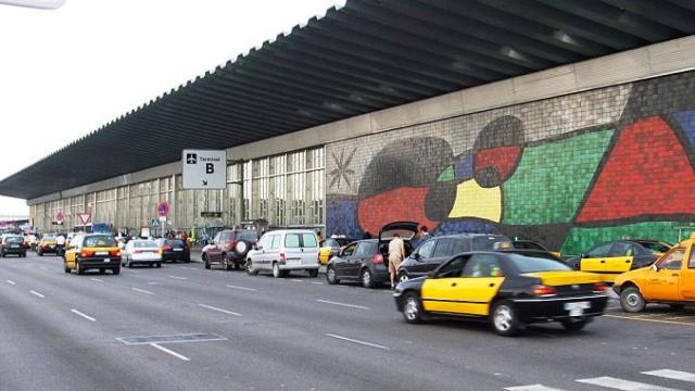 Entrada de la Terminal T1B del Aeropuerto Josep Tarradellas Barcelona-El Prat