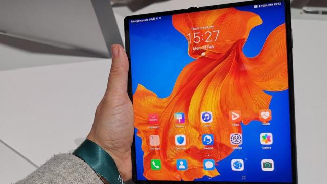 El teléfono plegable Huawei Mate XS / CG
