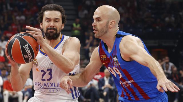 Nick Calathes, marcando a Sergio Llul, durante el Barça-Madrid de la Final Four / EFE