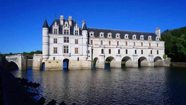 Chenonceau con su característico puente sobre el río Cher / YOLANDA CARDO