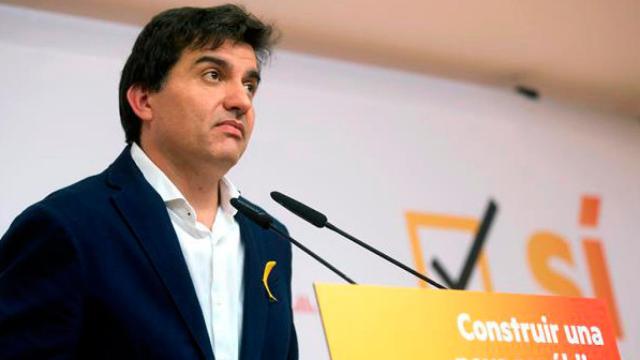 El portavoz de ERC, Sergi Sabrià, durante una rueda de prensa en octubre de 2017. ERC condiciona la lista única a la integración de la CUP / EFE