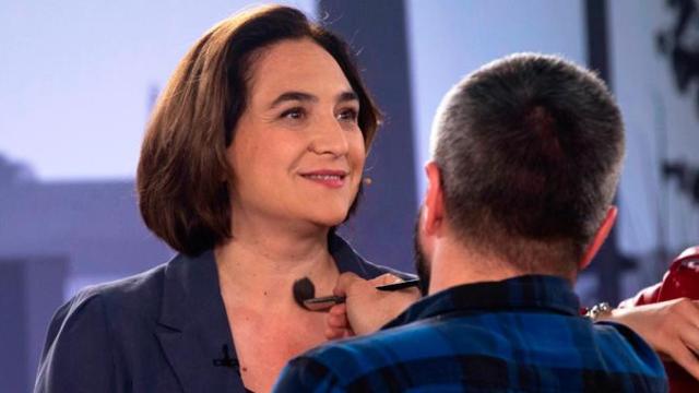 Ada Colau, alcaldesa de Barcelona, durante el debate de candidatos de Betevé / EFE