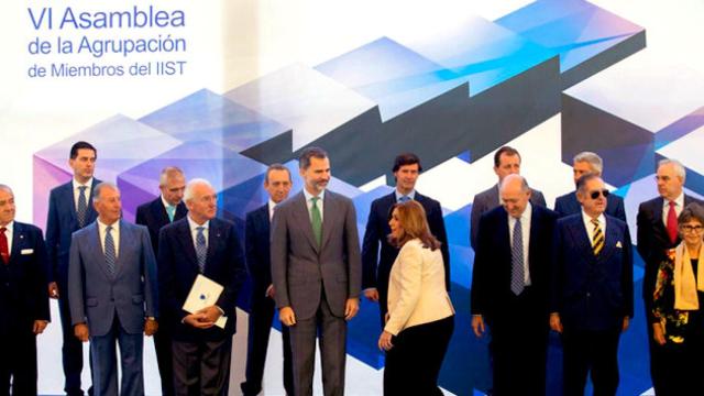 Felipe VI preside la inauguración de la Asamblea del Instituto San Telmo en Sevilla en noviembre de 2016 / EFE