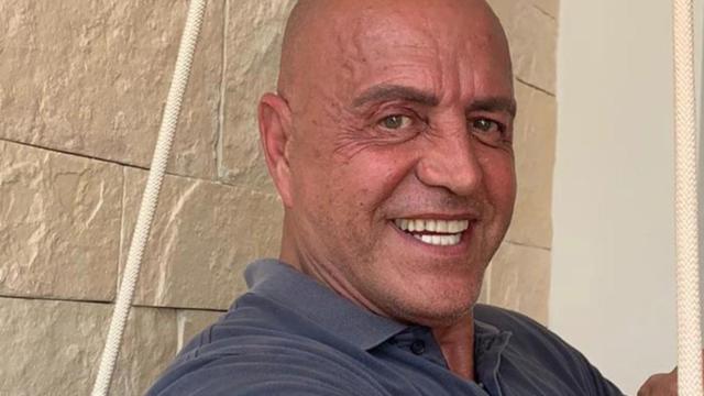 Kiko Matamoros se fotografía rodeado por muchísimas cajas de viagra / INSTAGRAM