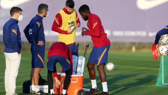 Umtiti y Piqué en un entrenamiento con el Barça de Koeman / FC Barcelona