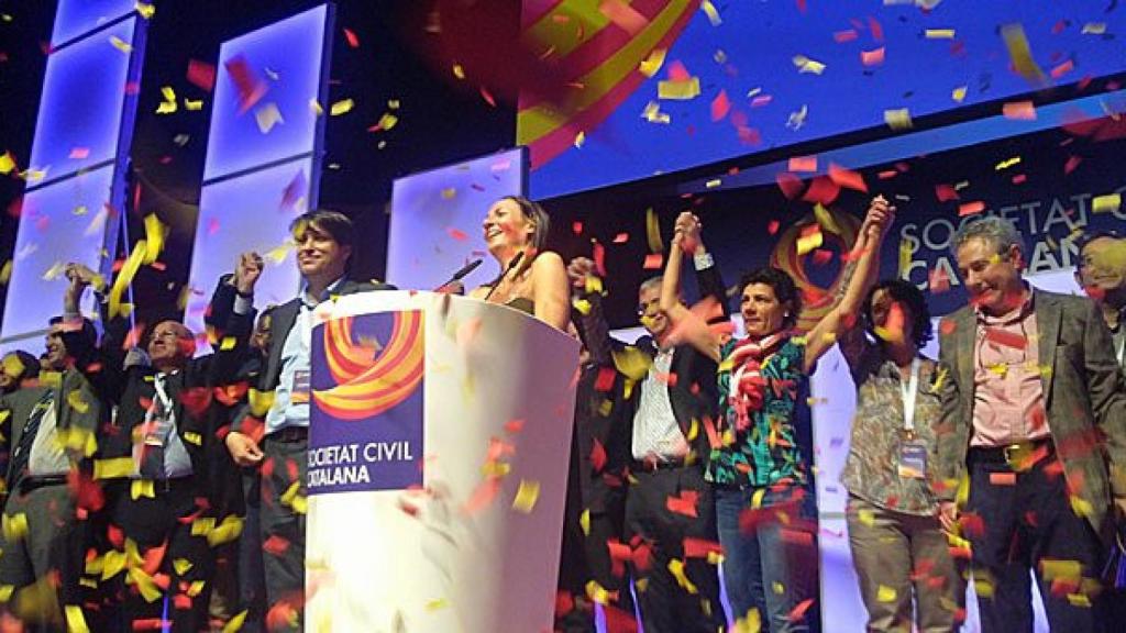 Acto de presentación de Sociedad Civil Catalana en el Teatro Victoria de Barcelona