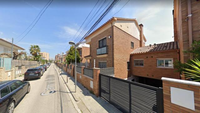 Calle Núria de Premià de Mar, lugar donde el detenido mató a su compañero de piso / GOOGLE MAPS