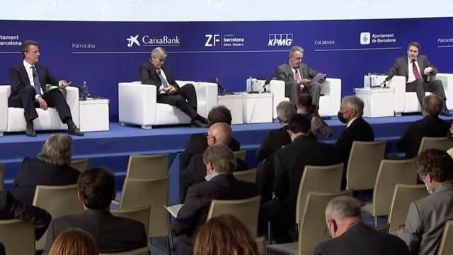 De izquierda a derecha: Philipp Hildebrand (Blackrock), Francisco Reynés (Naturgy), Miguel Trías (Círculo de Economía) y Josu Jon Imaz (Repsol) / CG