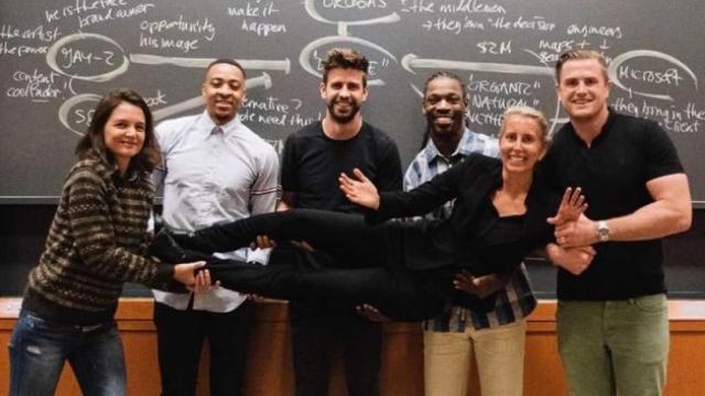 Gerard Piqué da una clase en Harvard