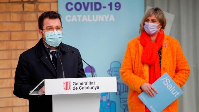 Aragonès y Vergés valoran el arranque de la campaña de vacunación contra el Covid-19 en Cataluña / EFE