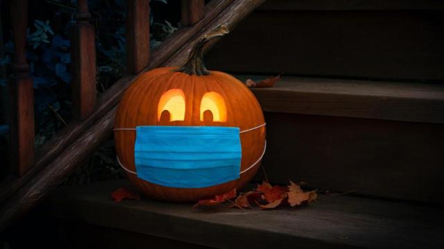 El coronavirus ha hecho tanto daño este sector que la fiesta de los muertos ahora sí se ha convertido en un velatorio