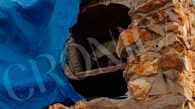 Una tumba al descubierto en el cementerio de Montjuïc / CG