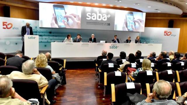 Salvador Alemany (i), presidente de Saba, en su intervención de la junta general de accionistas de la sociedad de 2016 / SABA