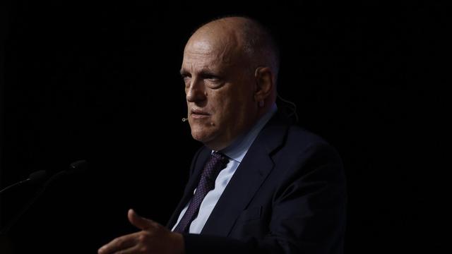 Javier Tebas, presidente de la Liga, reclama una nueva ley Beckham para pelear en el mercado / EFE