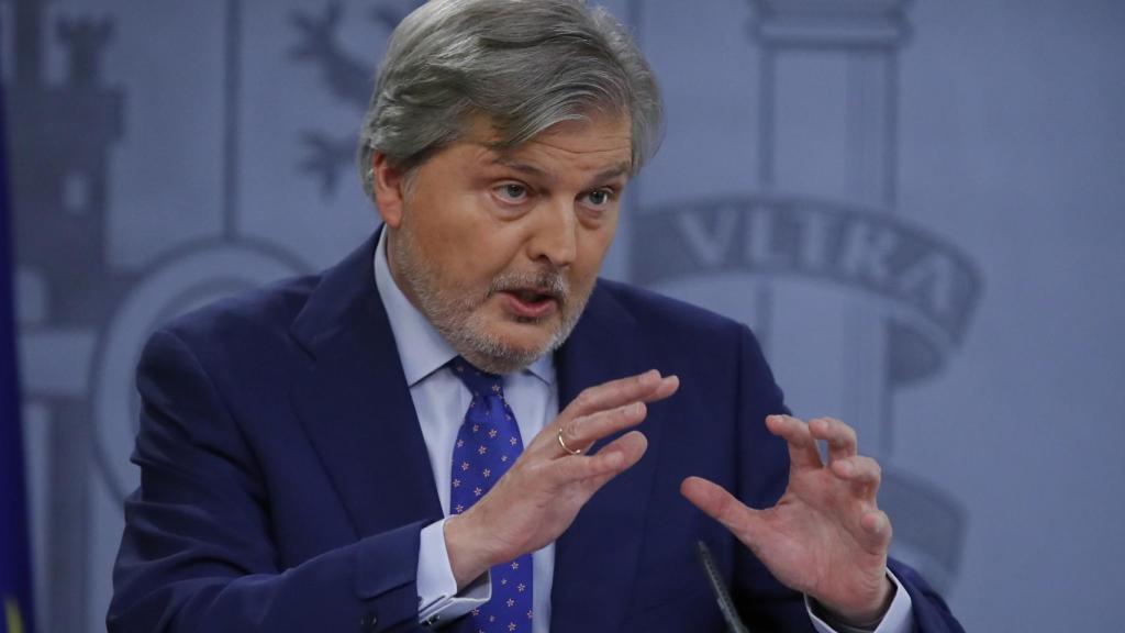 Íñigo Méndez de Vigo durante una comparecencia