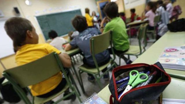 Alumnos españoles en una aula durante una clase / EFE