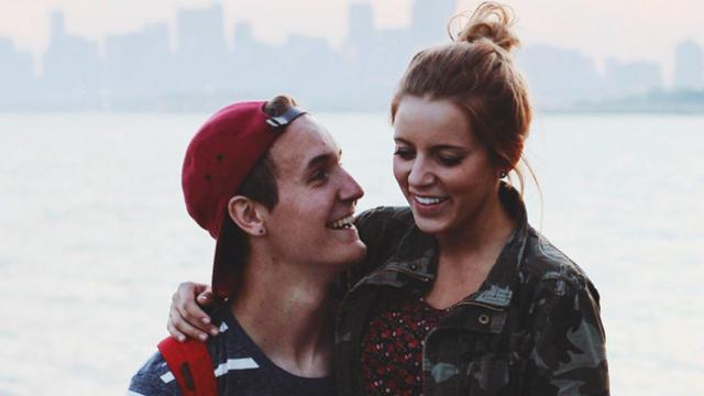 Imagen de una pareja adolescente / CG