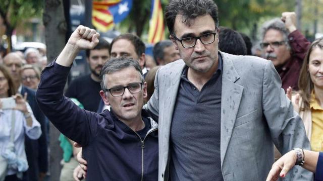 Josep Maria Jové (i), ex secretario general de Economía y actual diputado de ERC en el Parlament, y Lluís Salvadó (d), exsecretario general de Hacienda de la Generalitat y ahora director del Puerto de Barcelona / EFE