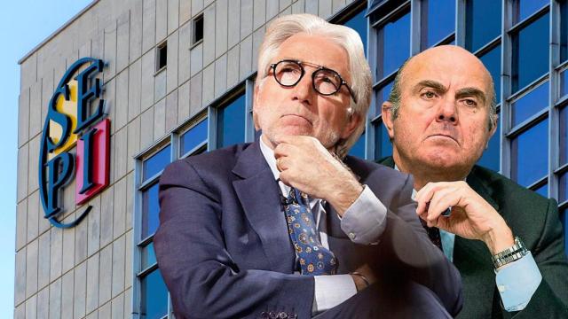 Josep Sánchez Llibre y Luis de Guindos ante la sede de la SEPI (Sociedad Estatal de Participaciones Industriales) / CG