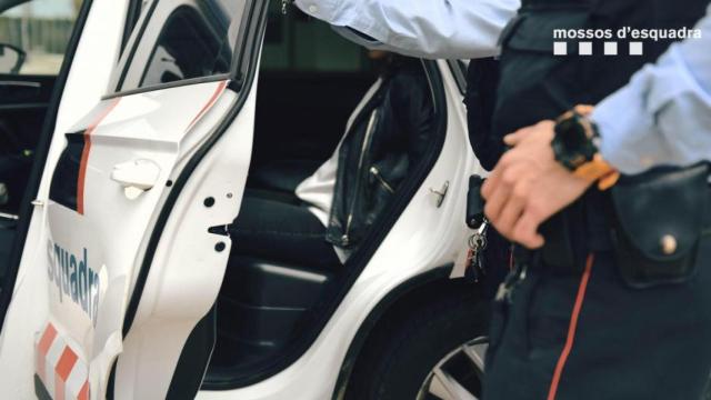 Imagen de archivo de un detenido por los Mossos d'Esquadra / MOSSOS
