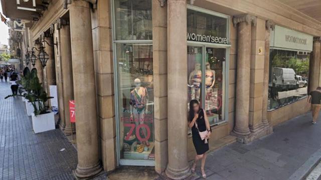 El Women's Secret de la calle Pelai de Barcelona, el comercio señalado por independentistas / Google Maps