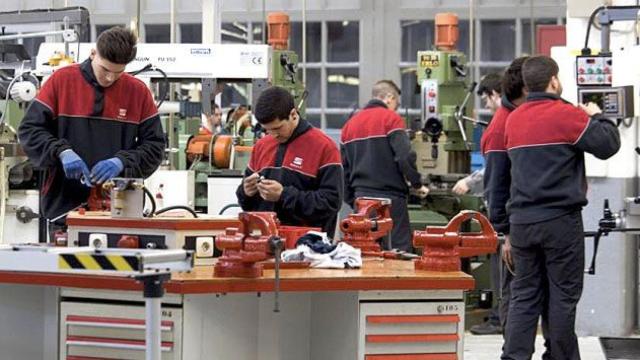 Imagen de archivo del centro de aprendices de Seat, uno de los primeros en aplicar FP Dual en Cataluña / SEAT