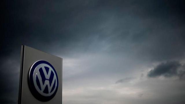 El logo de Volkswagen, en un concesionario de Hanover (Alemania)