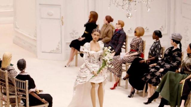 Desfile de Moschino en Milán con muñecas / INSTAGRAM
