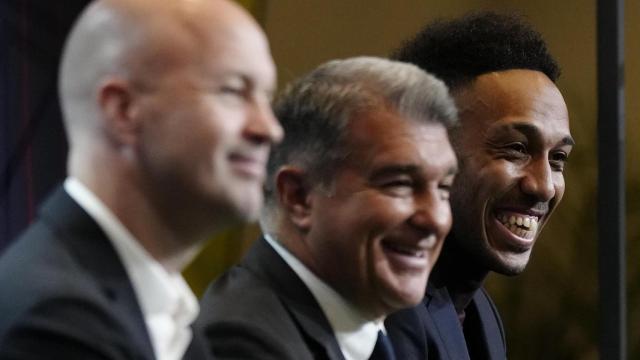 Jordi Cruyff, Laporta y Aubameyang / EFE