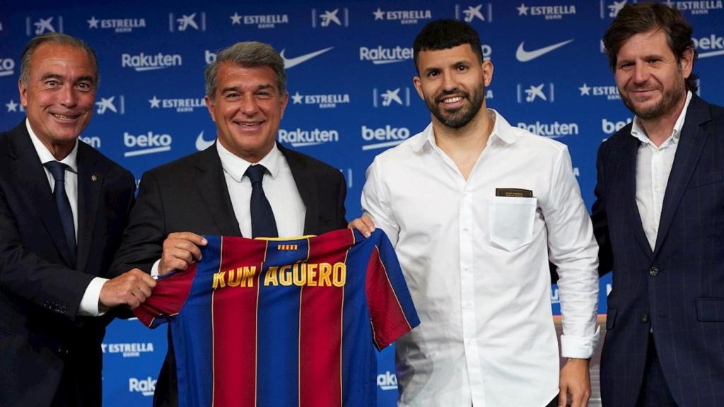 El Kun Agüero en su presentación / EFE