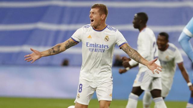 Toni Kroos grita tras anotar un gol contra el Rayo Vallecano / EFE
