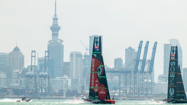 Dos barcos como los que participarán en la Copa América de vela de Barcelona en 2024 / Cedida