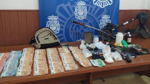 Imagen del material aprehendido durante los seis registros en Barberà del Vallès (Barcelona) y Barcelona / POLICÍA NACIONAL