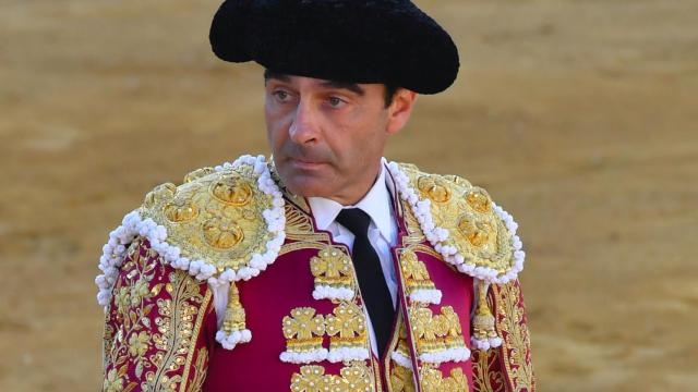 Enrique Ponce operado de urgencia en el hospital a causa de una hernia estomacal / AGENCIAS