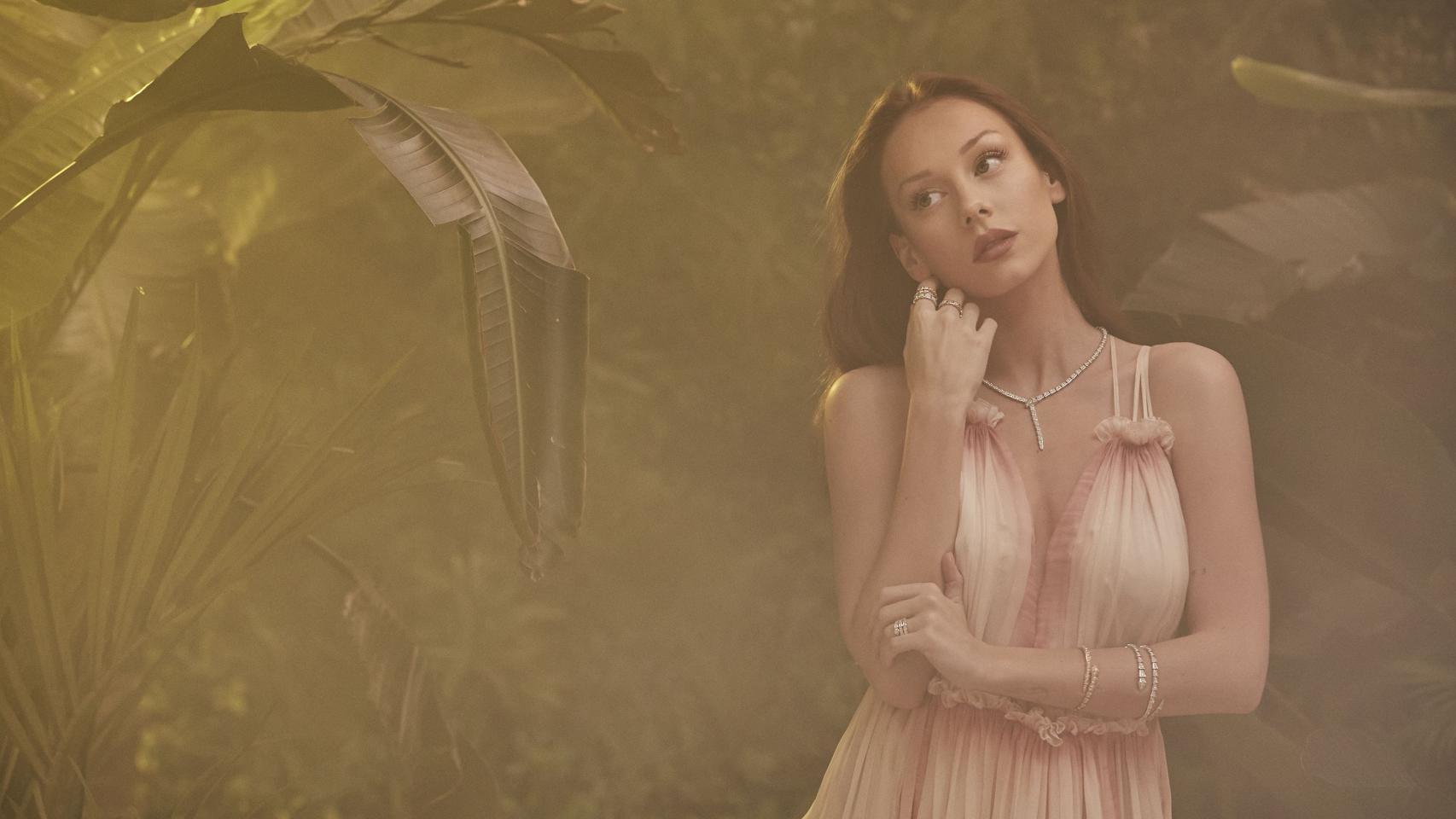 Ester Expósito posa para el nuevo número de ELLE