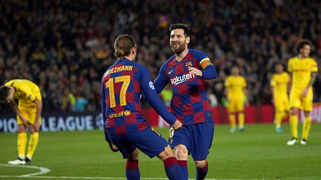 Messi celebra junto a Griezmann un gol ante el Borussia | EFE
