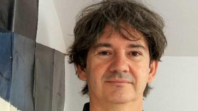 El novelista Muñoz Avia, autor de 'La tienda de la felicidad' / TWITTER