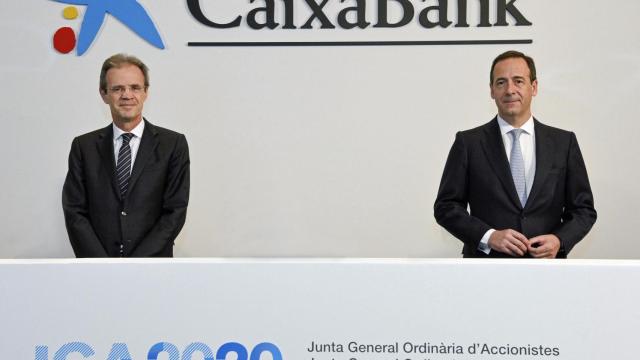 Jordi Gual, presidente de Caixabank (izq.), y Gonzalo Gortázar, consejero delegado / CAIXABANK