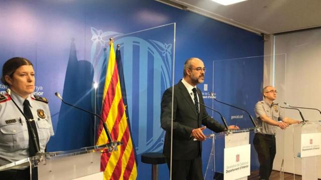 El 'conseller' de Interior, Miquel Buch (centro) / GOVERN