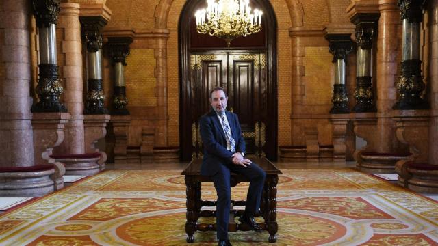 Ramón Espadaler posa en las instalaciones del Parlament / LENA PRIETO