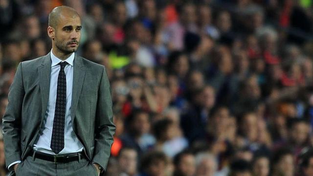 Pep Guardiola durante un partido en su etapa como entrenador del Barça / EFE