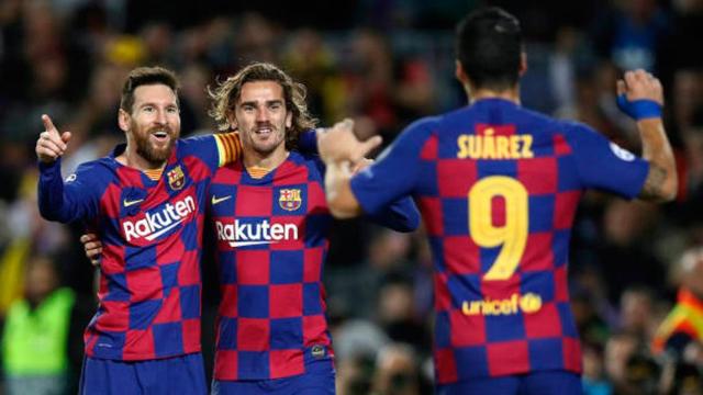 Leo Messi, Luis Suárez y Griezmann celebran un gol del Barça / EFE