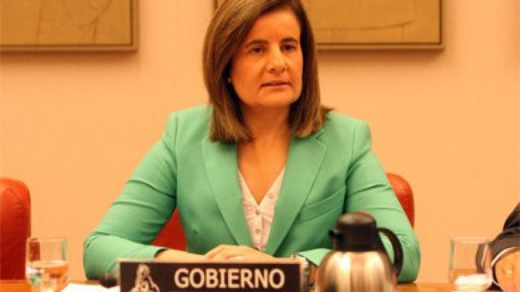 La ministra de Empleo y Seguridad Social, Fátima Báñez, en su comparecencia de este martes en la comisión del Congreso