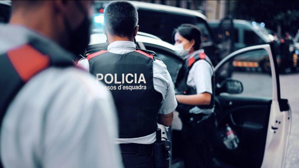 Una patrulla de los Mossos d'Esquadra, cuerpo donde ejercía un hombre que fue apartado tras un test de personalidad  / MOSSOS D'ESQUADRA