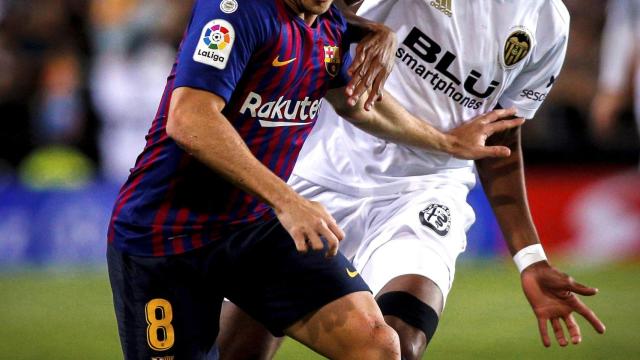 Una foto de Arthur durante el partido frente al Valencia / EFE