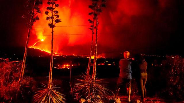 El volcán de Cumbre Vieja en erupción, en la isla de La Palma / MIGUEL CALERO - EFE
