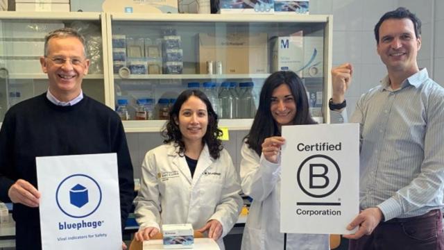 El equipo de Bluephage, empresa recientemente certificada como B Corp / ACCIÓ